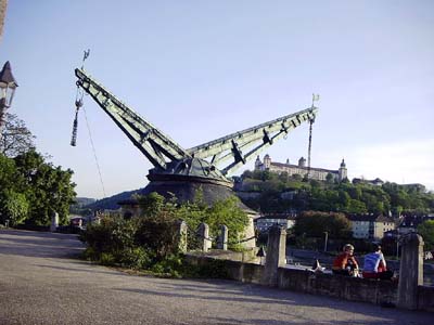 les grues du port